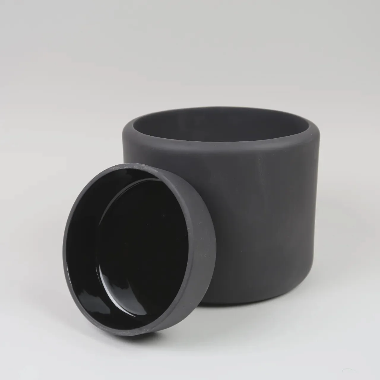 Aaron Probyn Botany Plant Pot - Graphite Black (Medium - 15cm) - Image 3