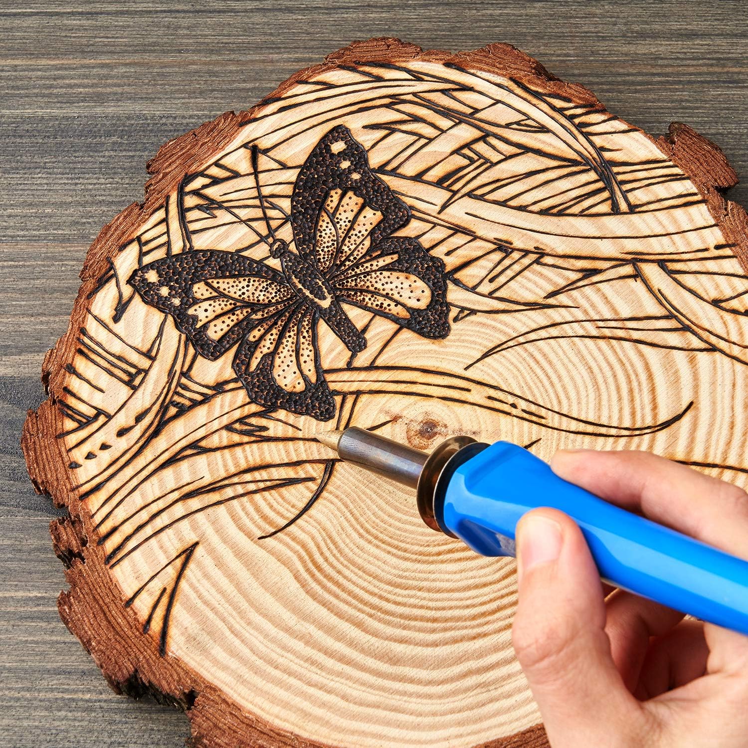 Arteza Natural Wood Art Slices - 8 Pieces (20-23cm Diameter) - Image 6