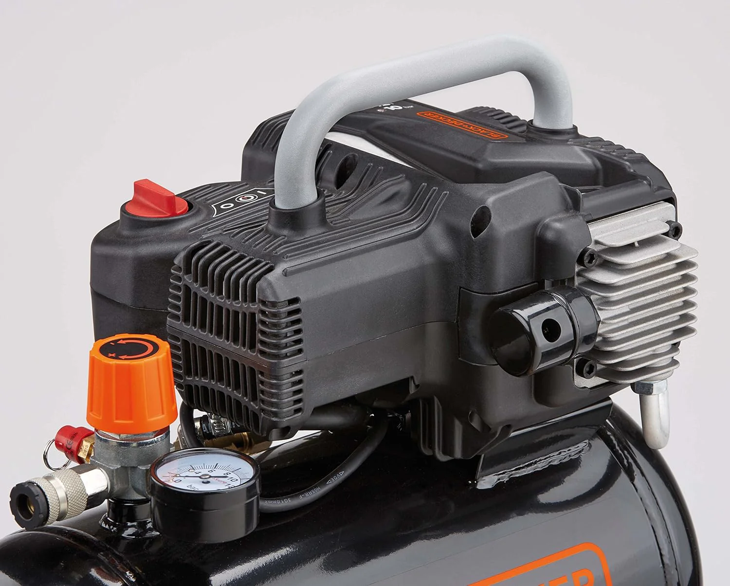 BLACK+DECKER 195/12 NK Air Compressor - Image 2