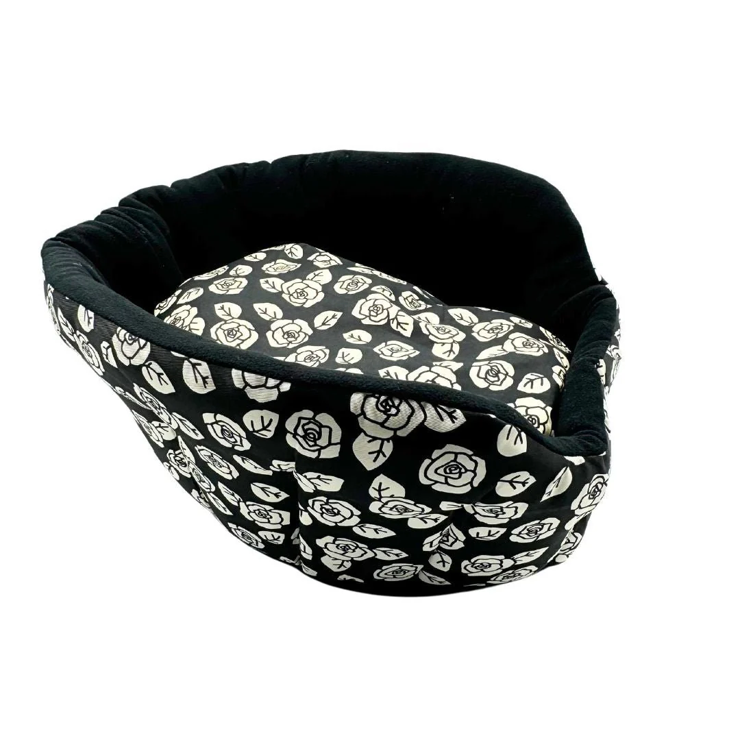 Boutique Purring Petal Cat Bed - Image 3