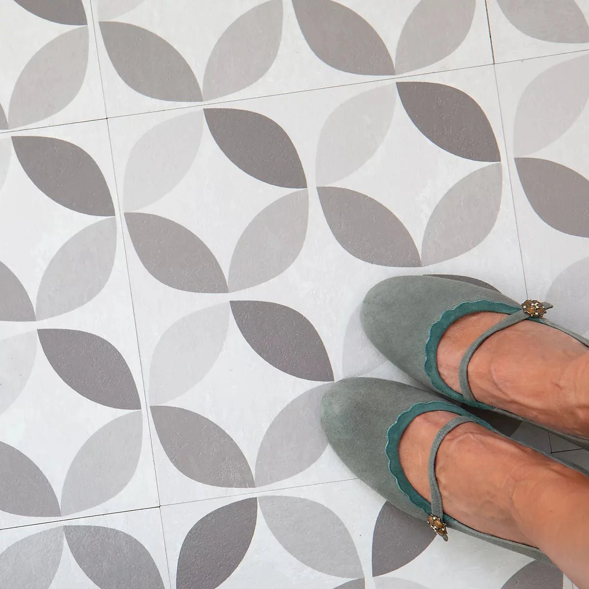 D-C-Fix Grey & White Geometric Tile effect Self-adhesive Vinyl tile - 1.2m² (11 Tiles) - Image 7