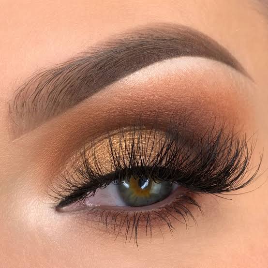 Eyeconic Super Fluffy 3D Mink Lashes - Image 3