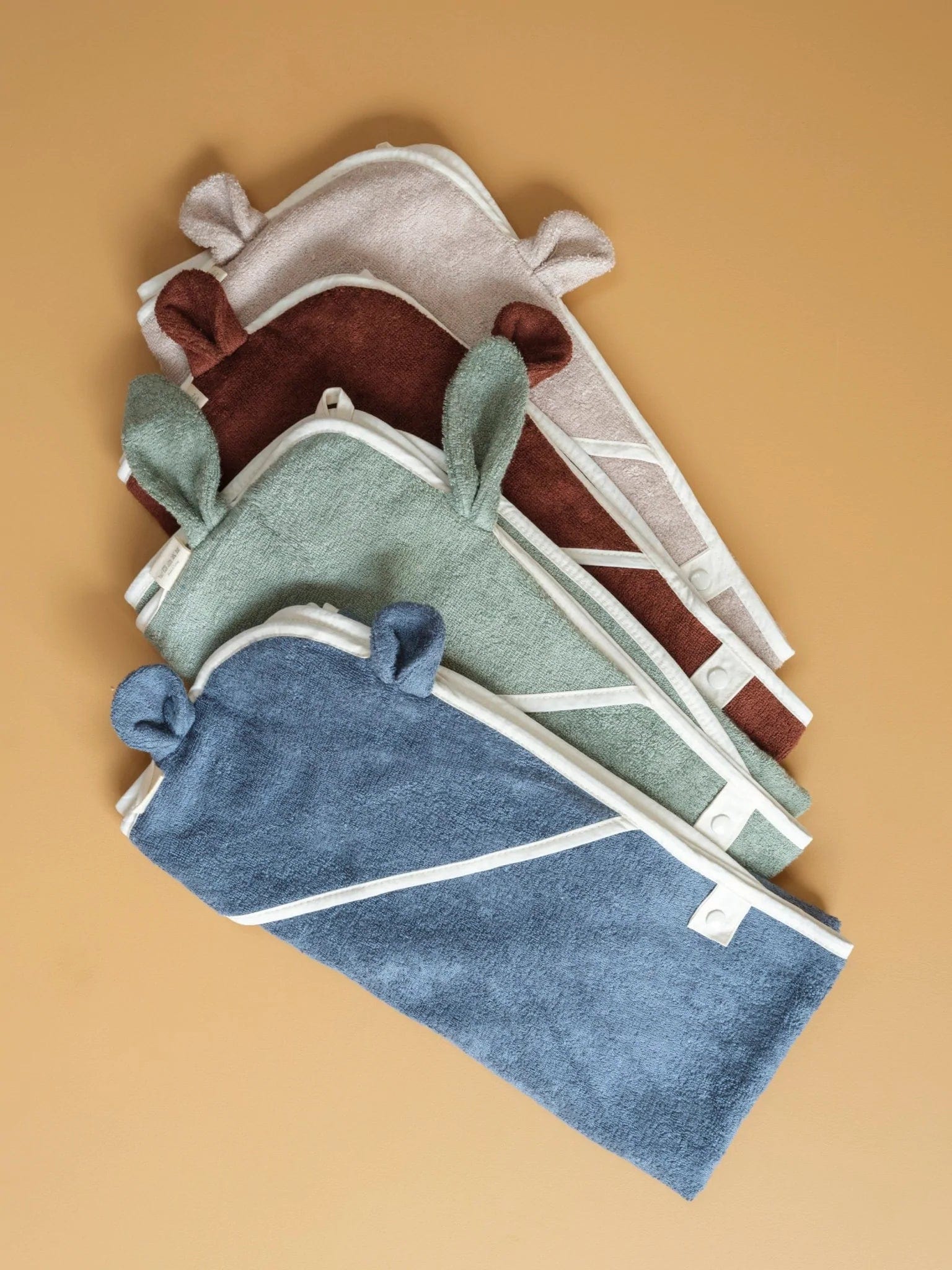 Fabelab Hooded Junior Towel - Bear (Caramel) - Image 3
