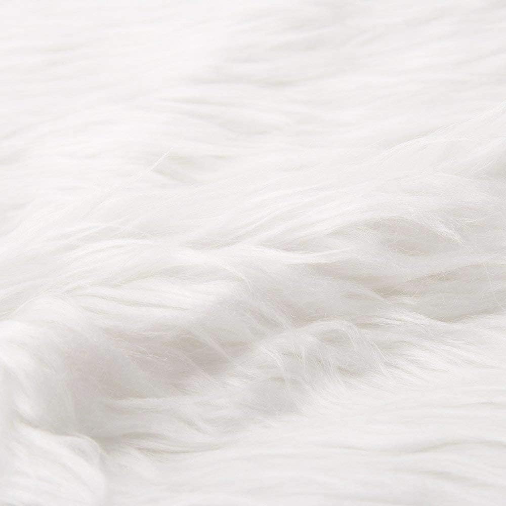 Faux Fur White Christmas Tree Snow Skirt - Large 78 cm - Image 3