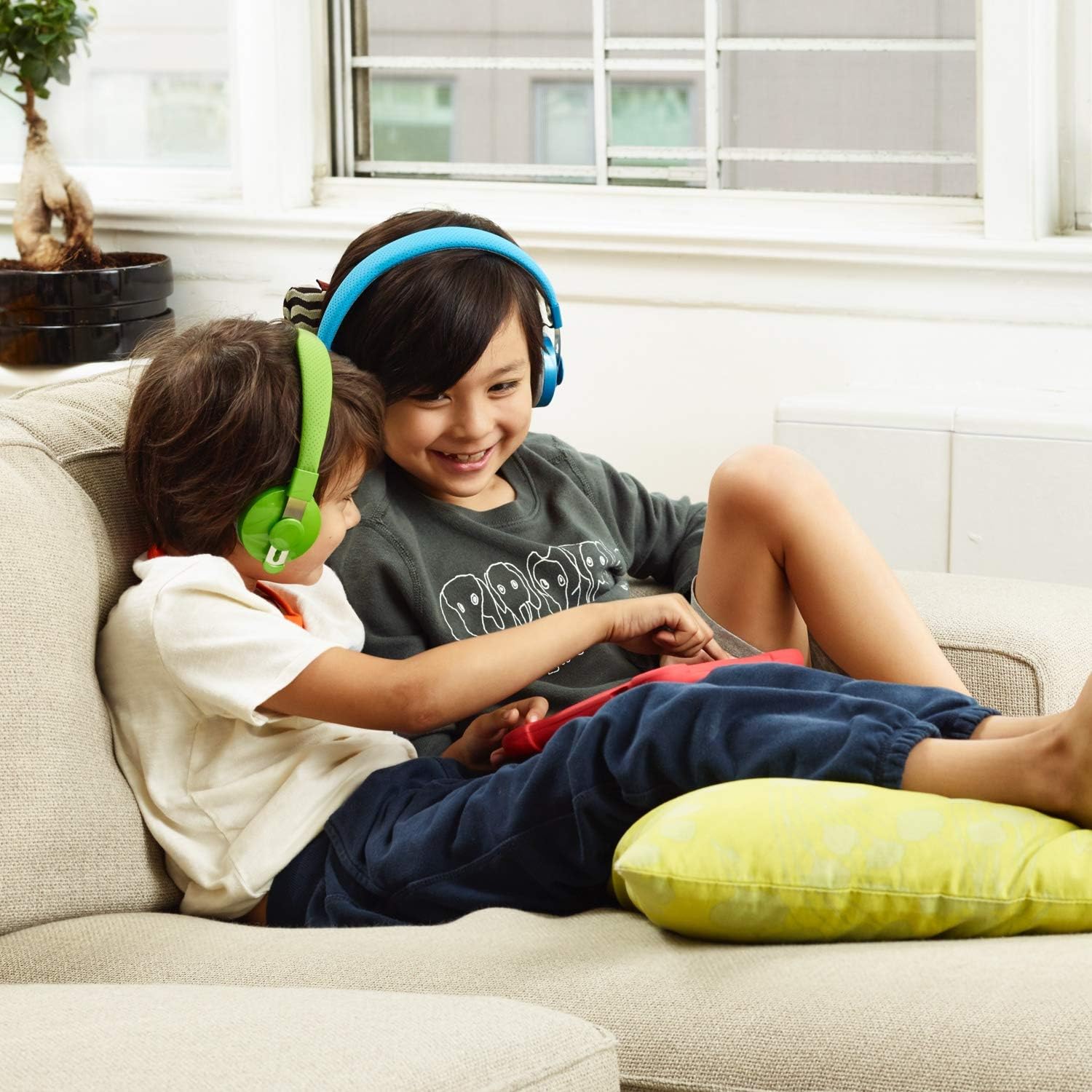 LilGadgets Untangled Pro Wireless Headphones for Kids - Blue - Image 9