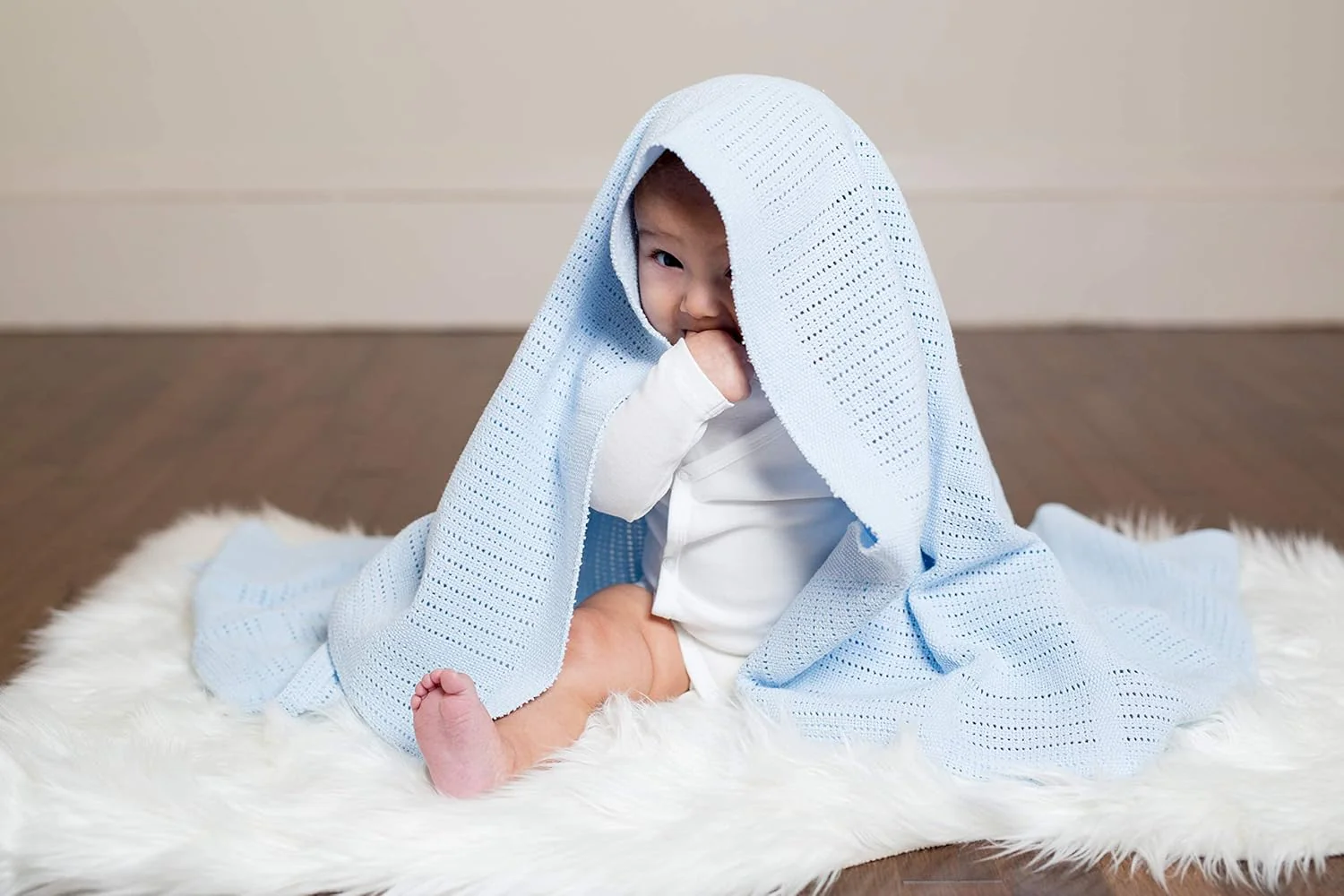 lulujo Baby Cellular Baby Blanket - Blue - Image 3