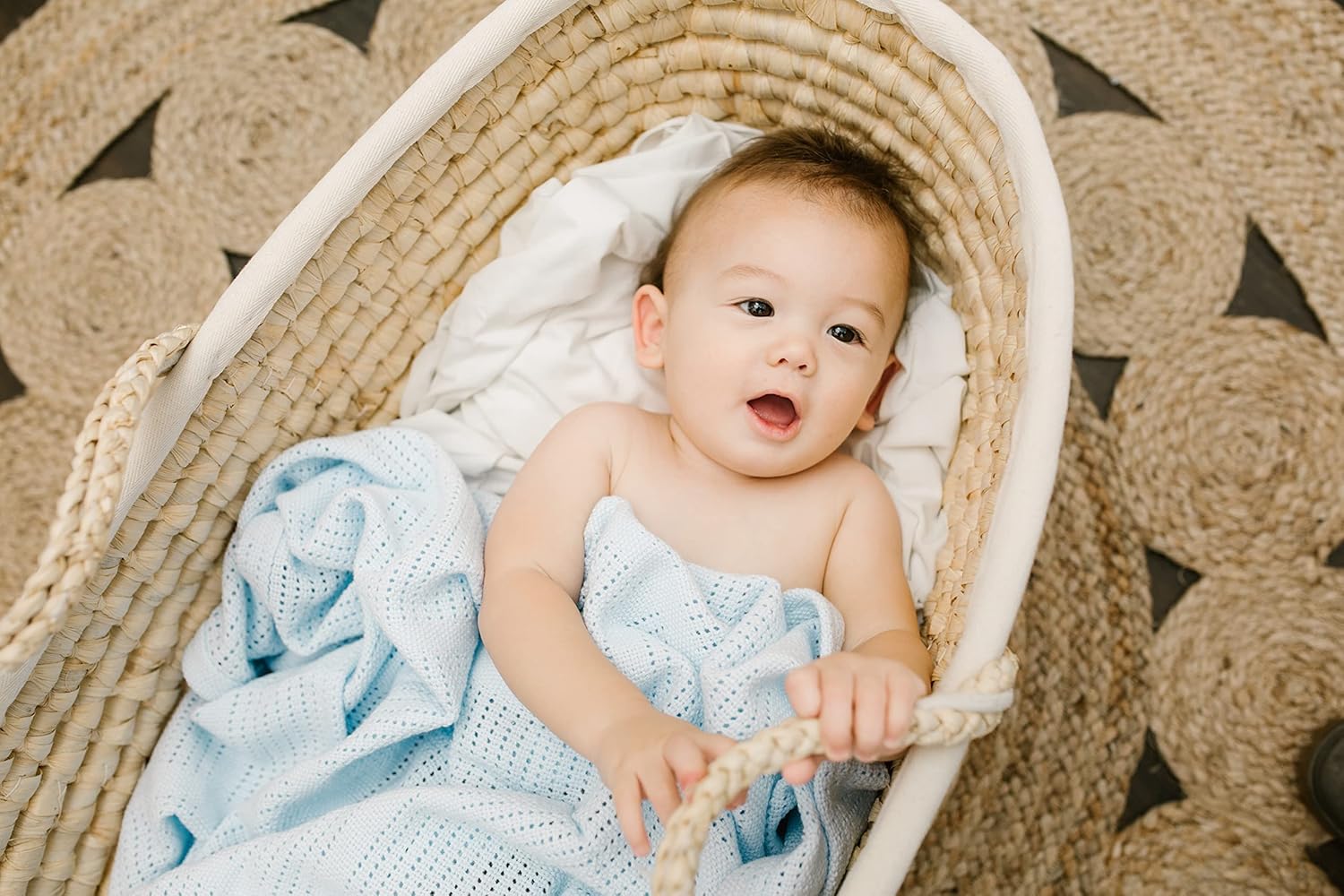 lulujo Baby Cellular Baby Blanket - Blue - Image 6