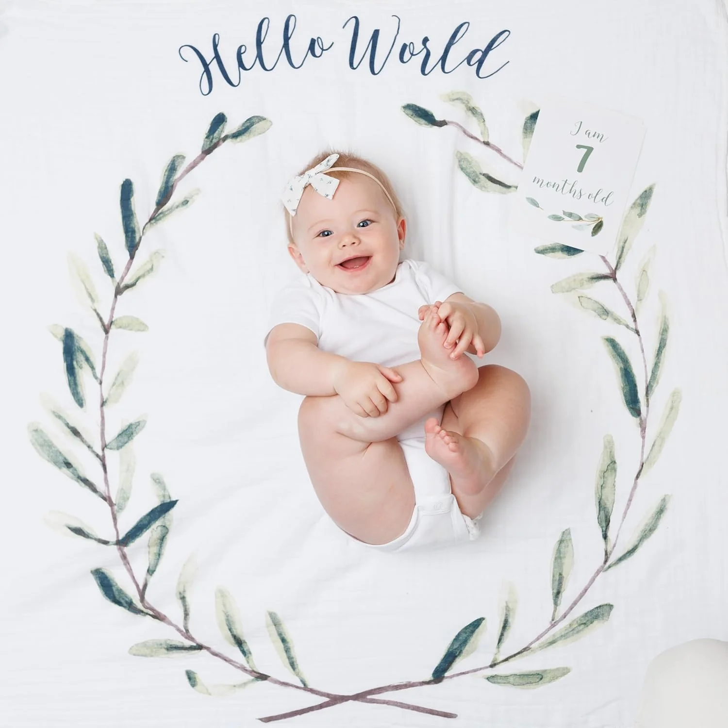 lulujo Baby’s First Year Milestone Blanket and Card Set - Wreath - Image 5