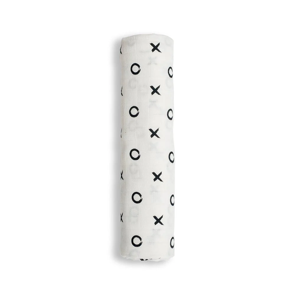 Lulujo – Bamboo Hat and Swaddle Blanket Gift Set – Hugs & Kisses - Image 4