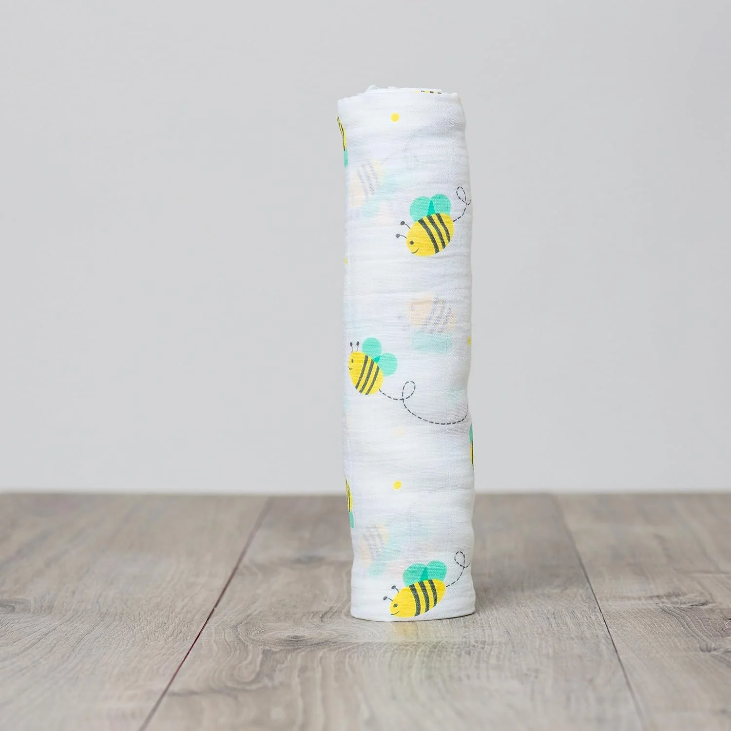 Lulujo - Large Cotton Muslin Swaddle - Bumble Bee - Image 2
