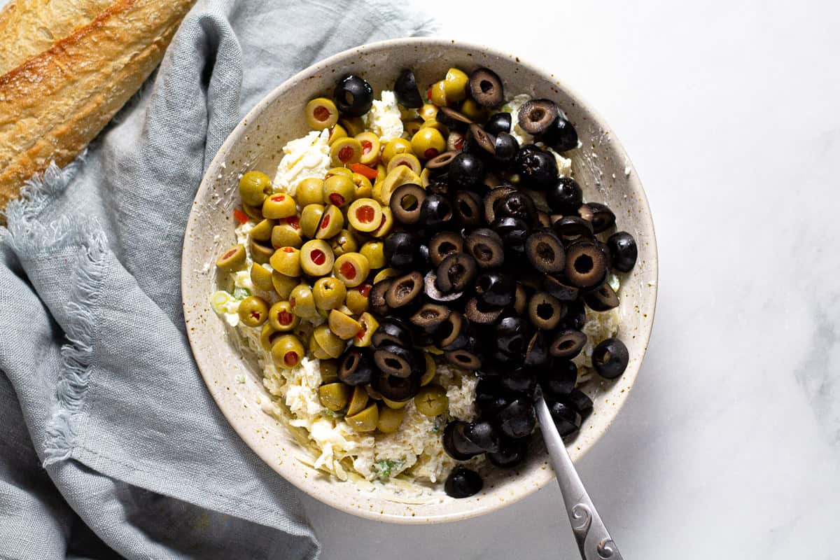 Martin Mathew Spanish Sliced Black Olives - 1.8kg - Image 3