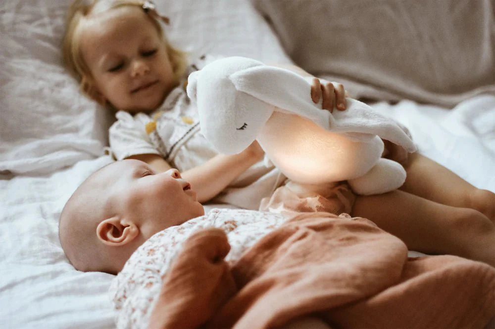 Moonie The Organic Humming Bunny With Lamp - Cream (0+) - Image 7