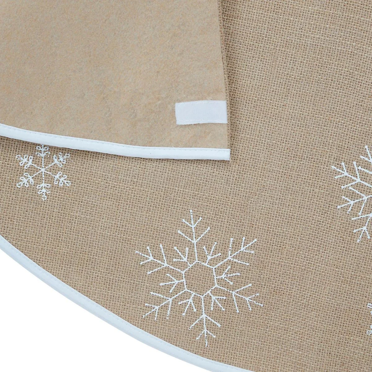 Natural Hessian Nordic Snowflake Tree skirt 99cm (Dia) - Image 3