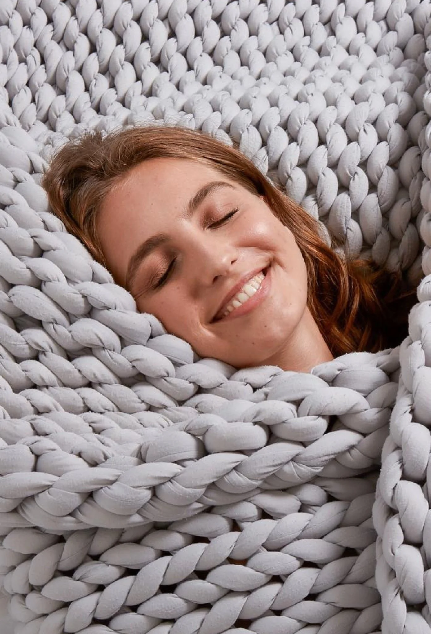 REMY Knitted Weighted Blanket - Charcoal Grey (6.3KG) - Image 2