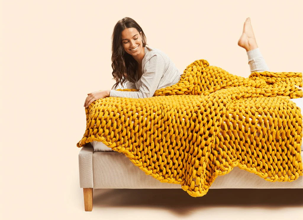 REMY Knitted Weighted Blanket - Mustard Yellow (8KG) - Image 3