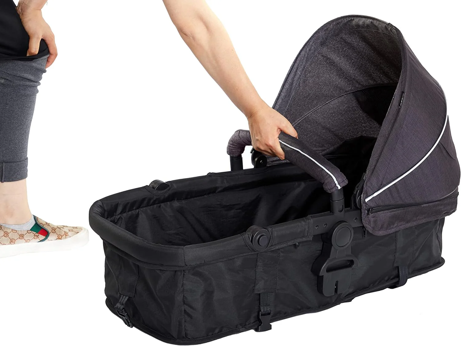 Ricco 2 in 1 Foldable Pram with Reversible Seat - Black - Image 5