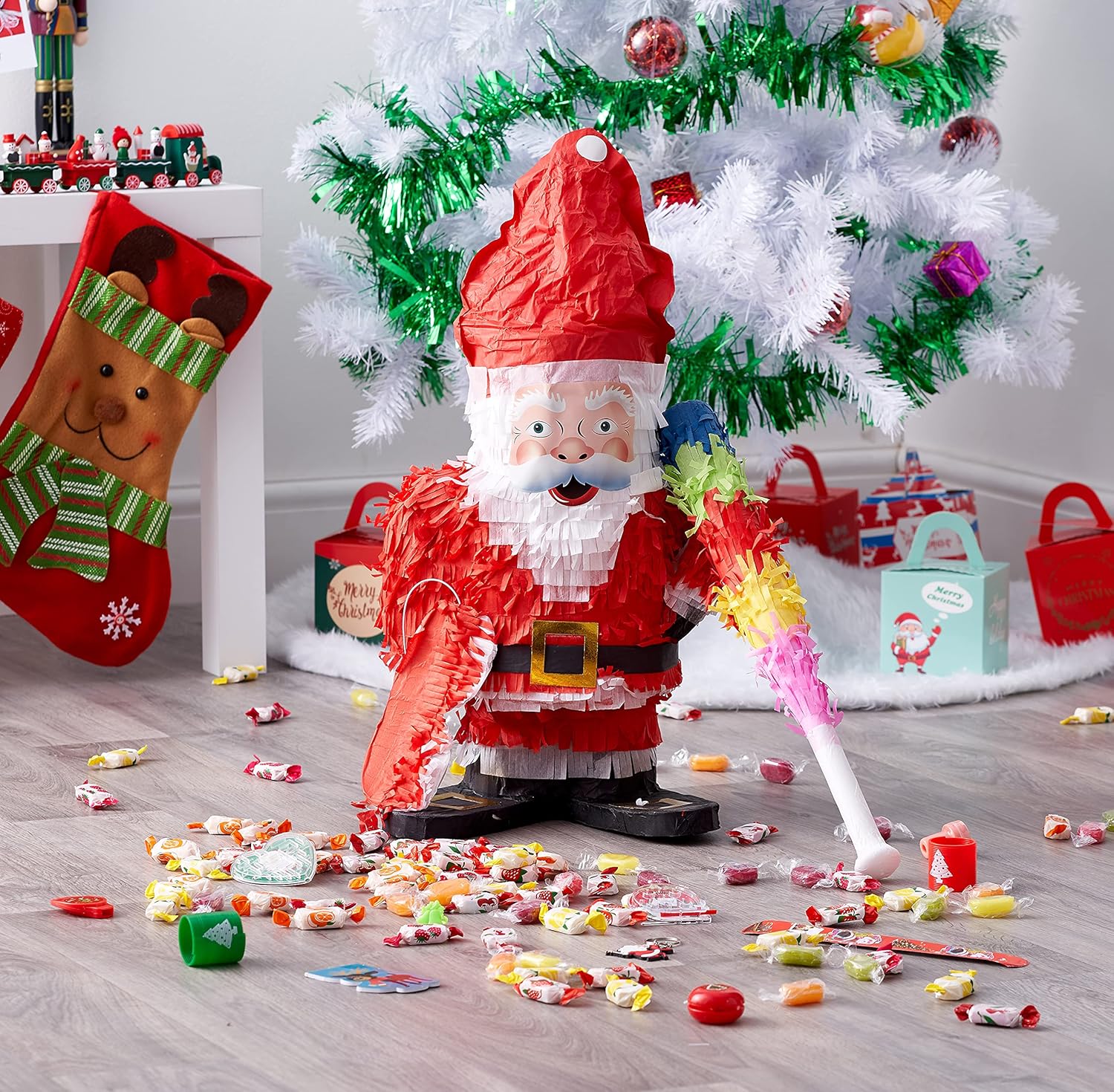 THE TWIDDLERS Santa Claus Piñata (40 x 30 x 22 cm) - Image 5
