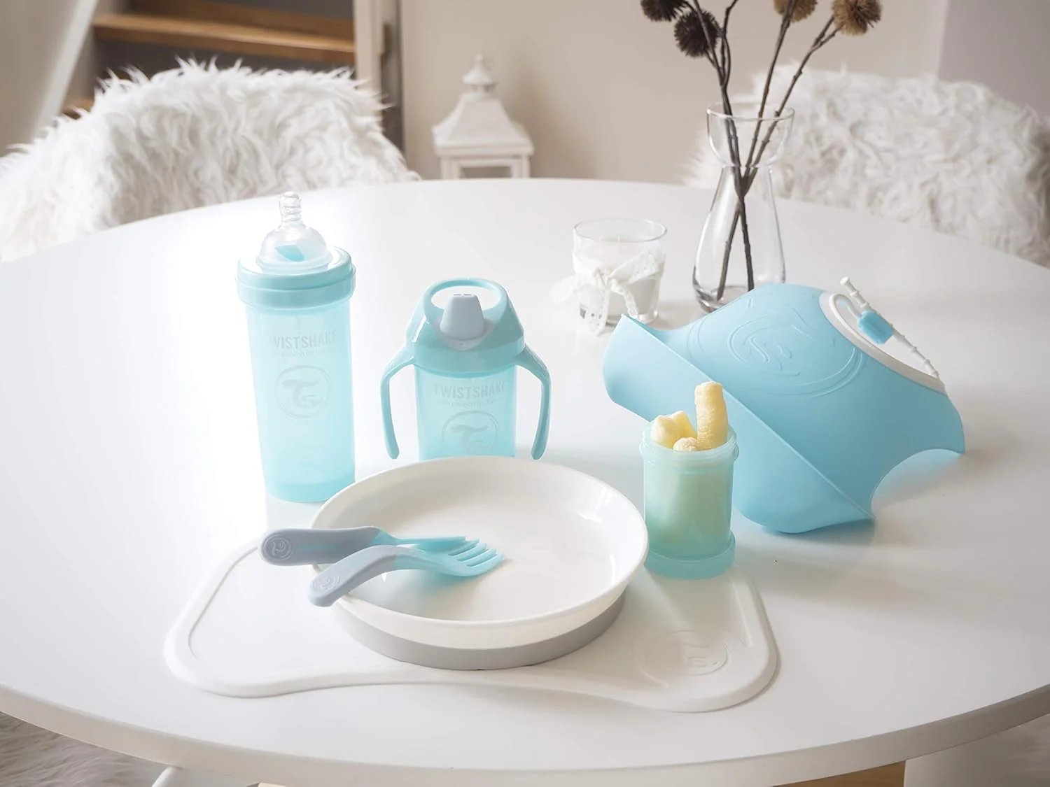 Twistshake 2X Baby Bibs with Tray - Pastel Blue/Pastel Green (4+M) - Image 3